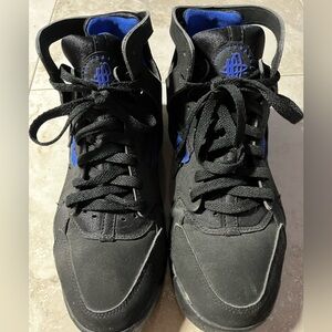 Nike Air Huraches Men's Black and Blue Sneakers size 8